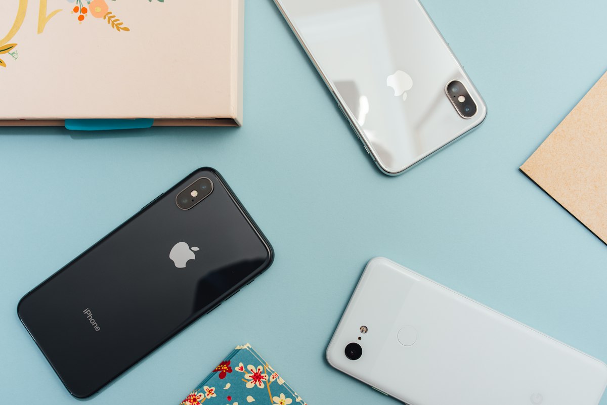Smartphone photographing an antique for online value estimation